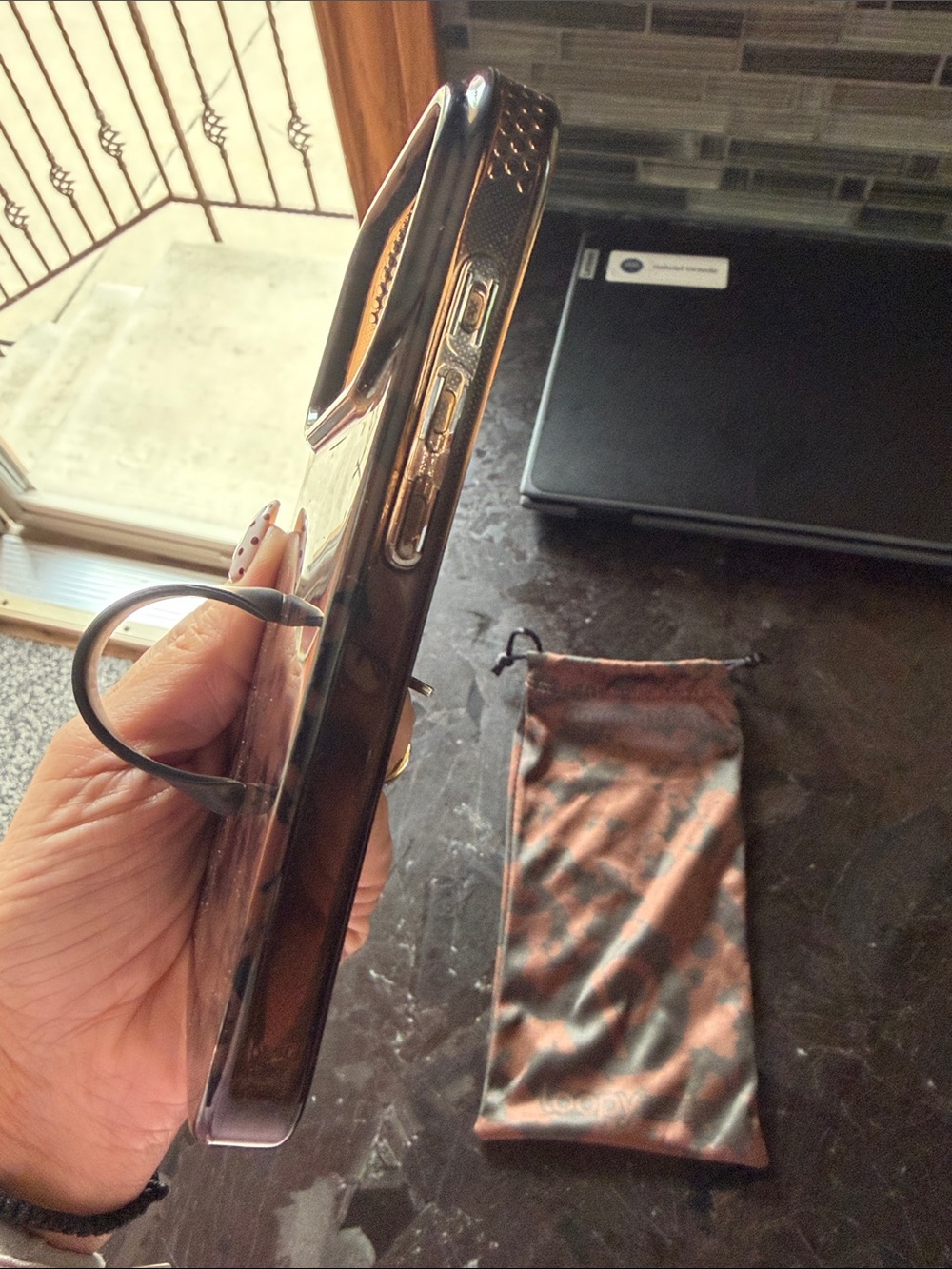 Loopy iPhone 17 pro righty case - Picture 3 of 4